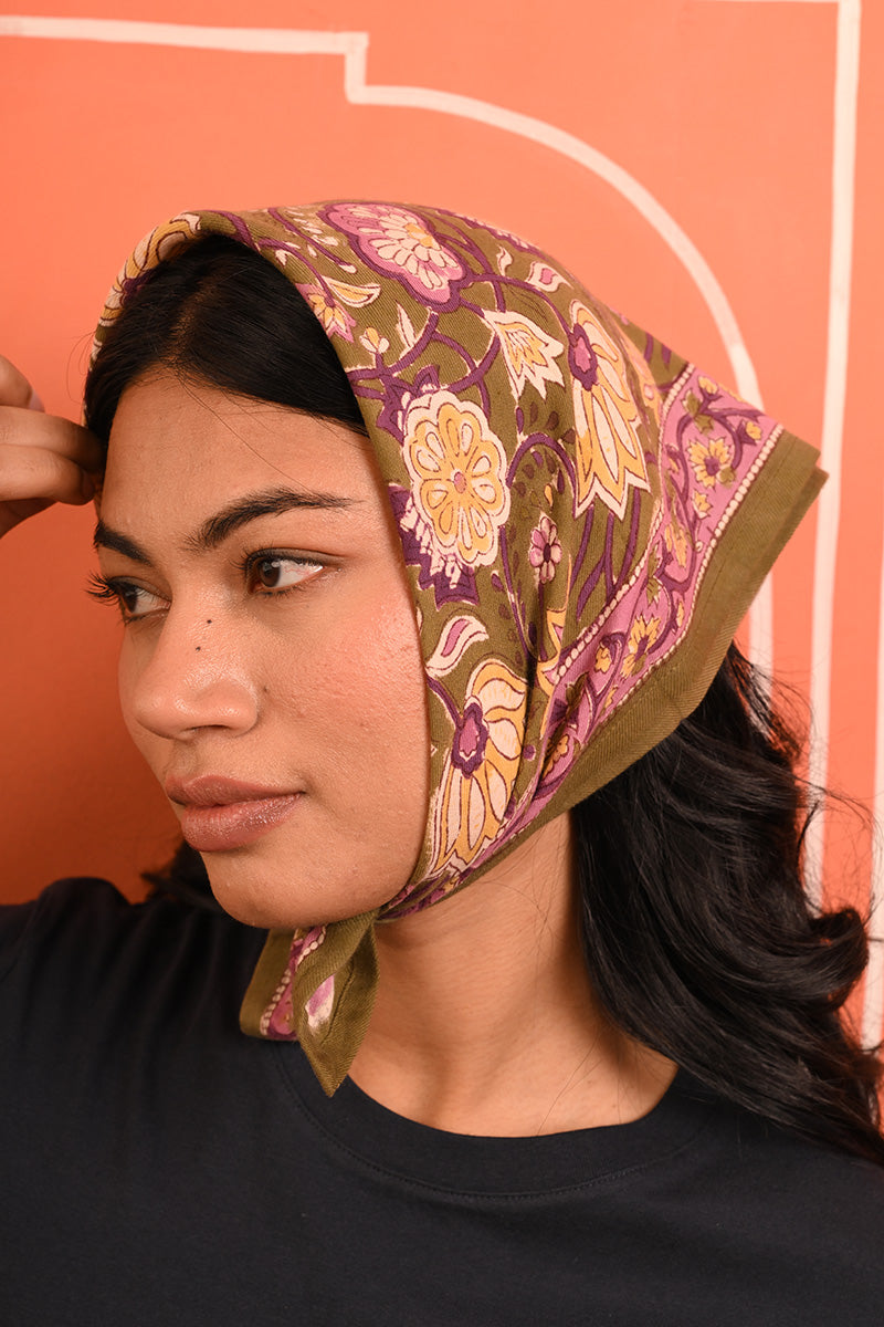 Petit foulard N°114 Kaki — Byzantine