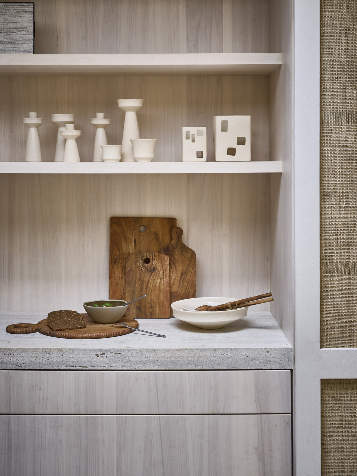 Couverts de service Hommage en bois d’acacia – lot de 2 – mise en scène Pomax