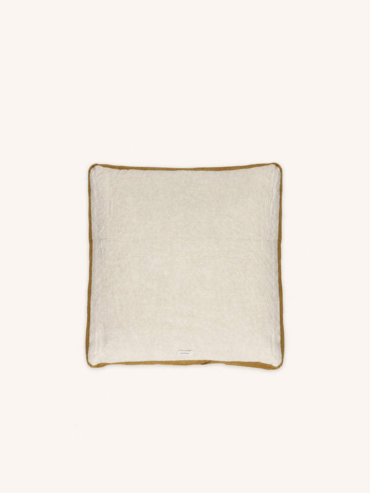Coussin Alpha Classics en lin ivoire – 45 × 45 cm