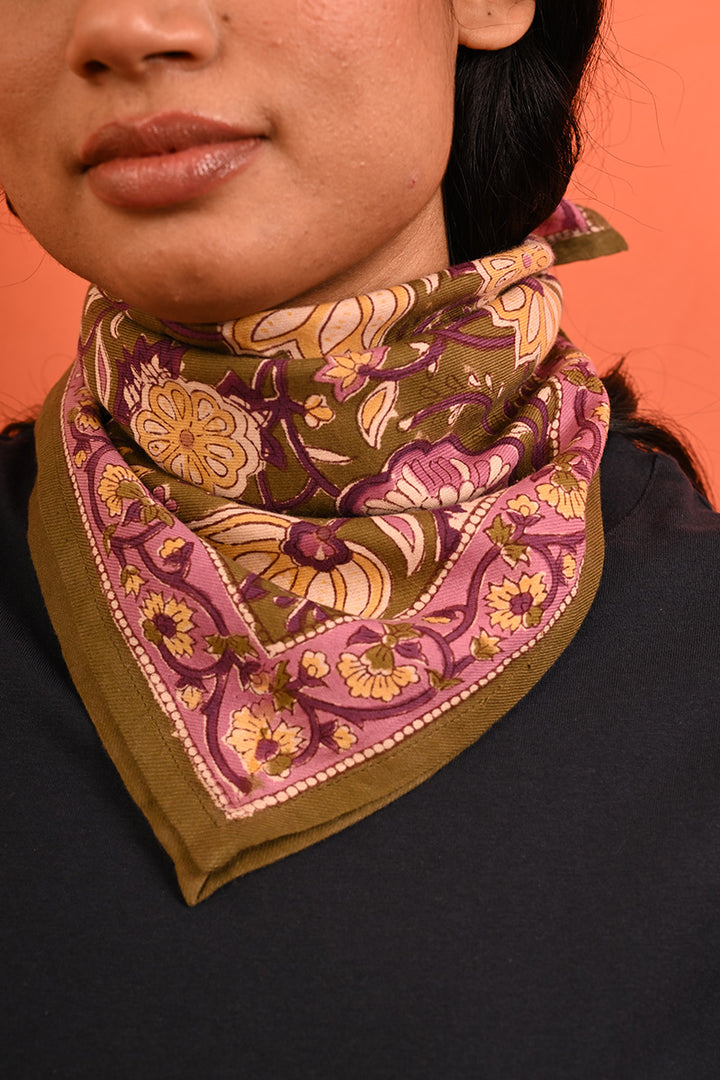 Petit foulard N°114 Kaki — vue 2