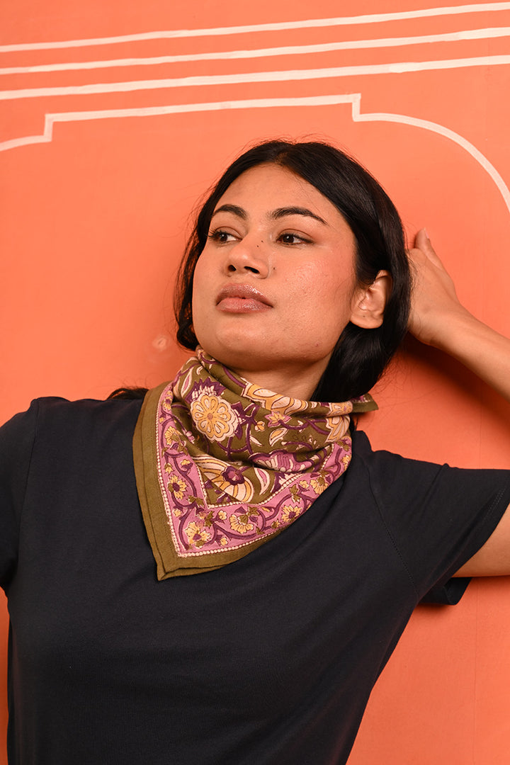 Petit foulard N°114 Kaki — vue 3